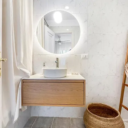 Lejlighed 3 Bdr Detached House In