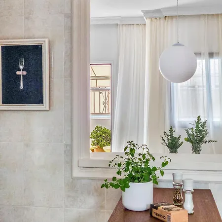 Lejlighed 3 Bdr Detached House In