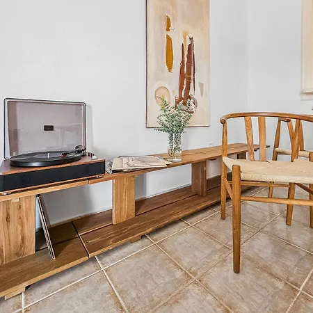 Lejlighed 3 Bdr Detached House In *