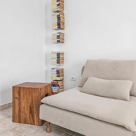 Lejlighed 3 Bdr Detached House In *